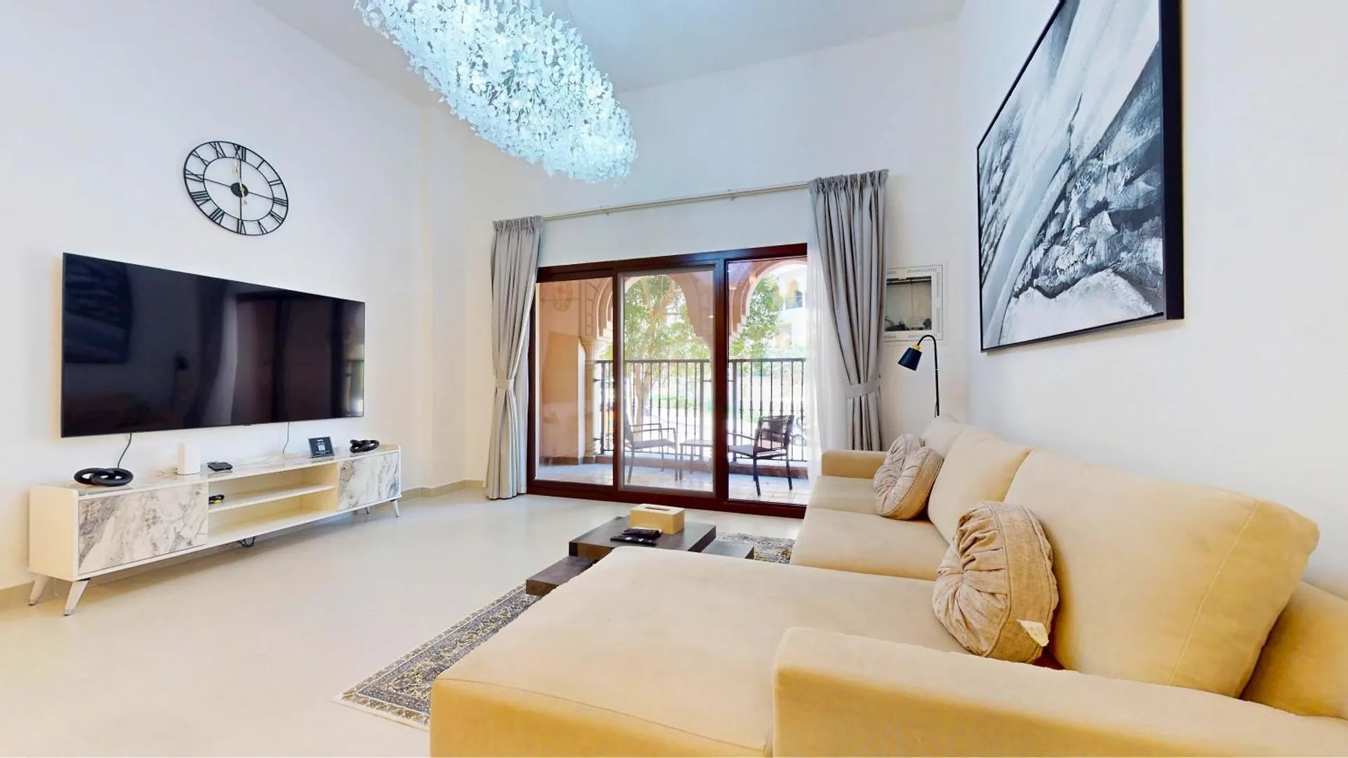 Luxurious Urban Retreat - 1Br In Jge Apartment Dubai