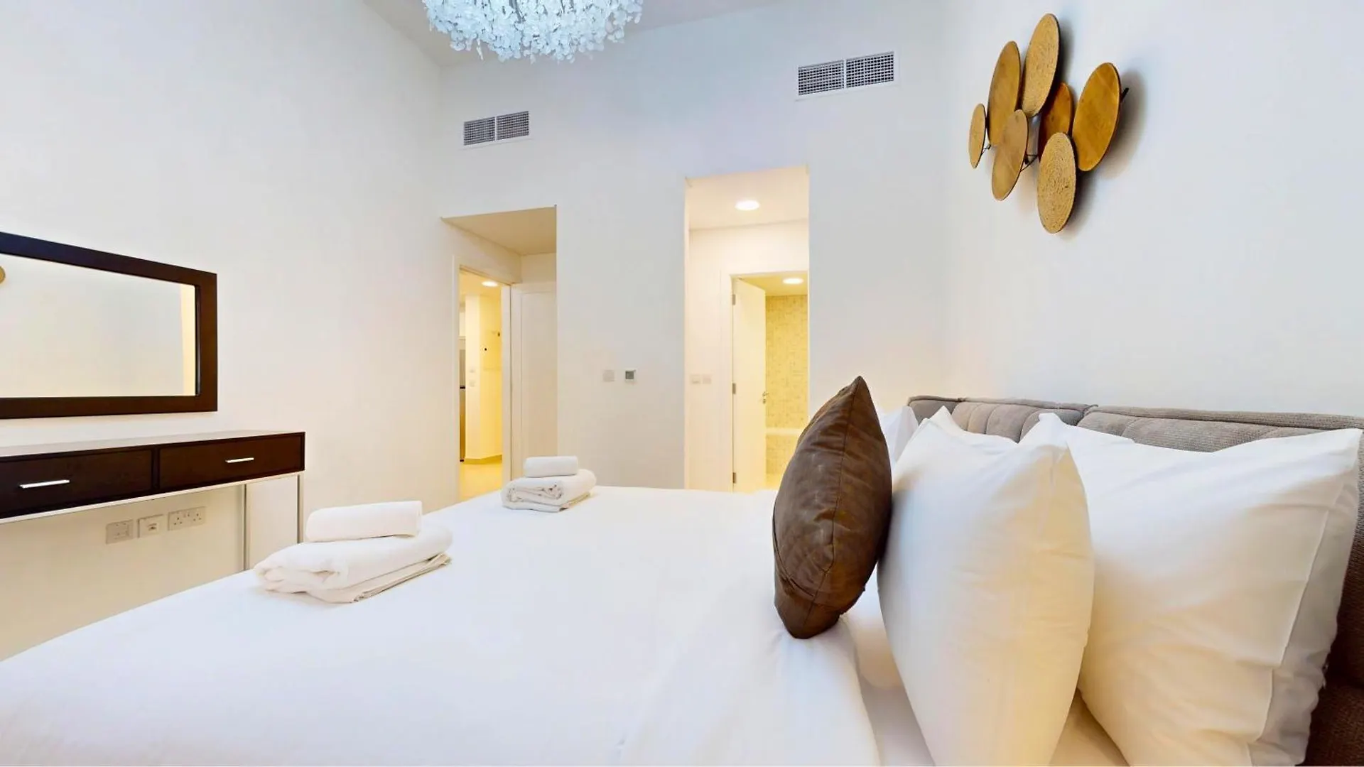 Luxurious Urban Retreat - 1Br In Jge Apartment Dubai United Arab Emirates