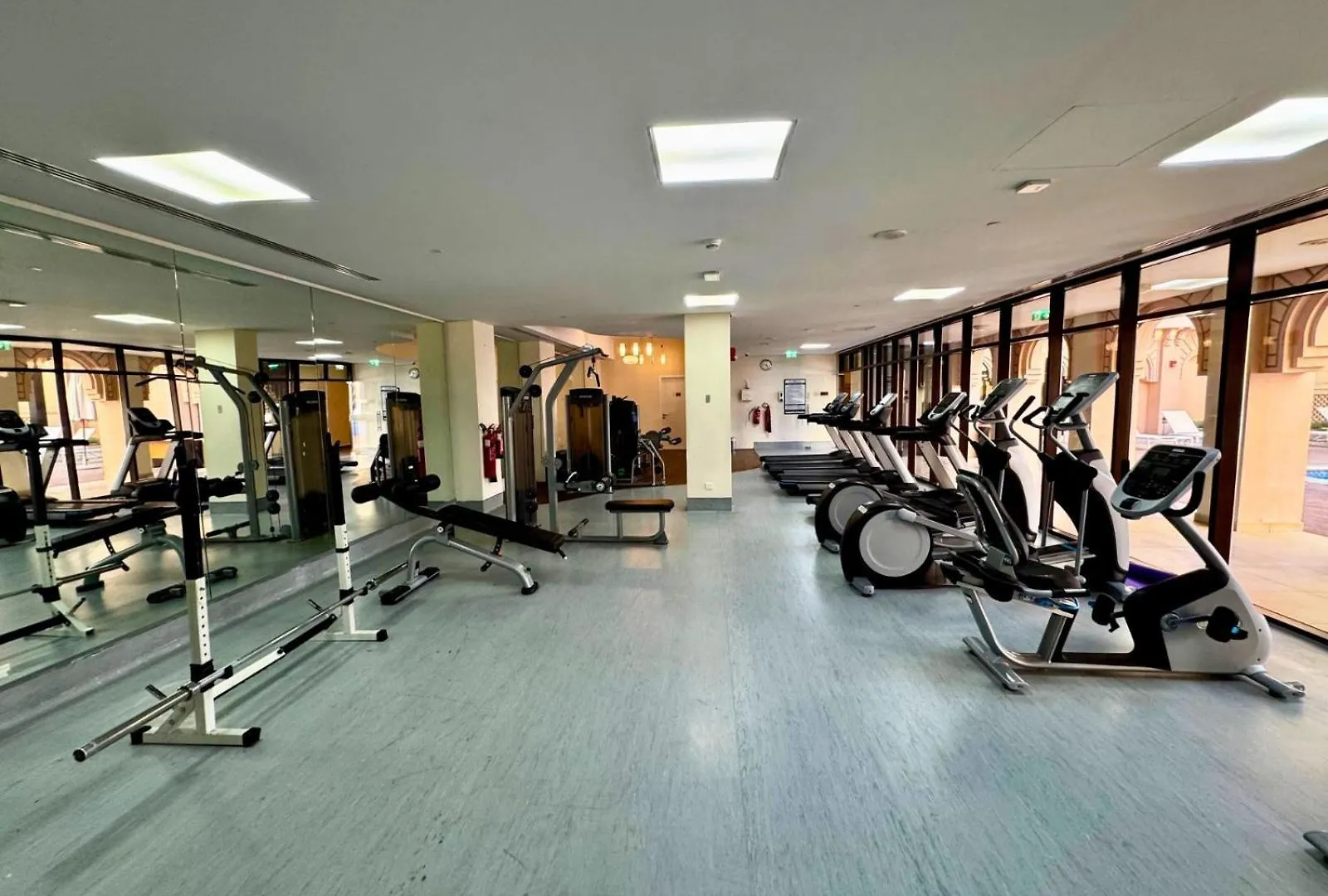 Luxurious Urban Retreat - 1Br In Jge Apartment Dubai 0*,