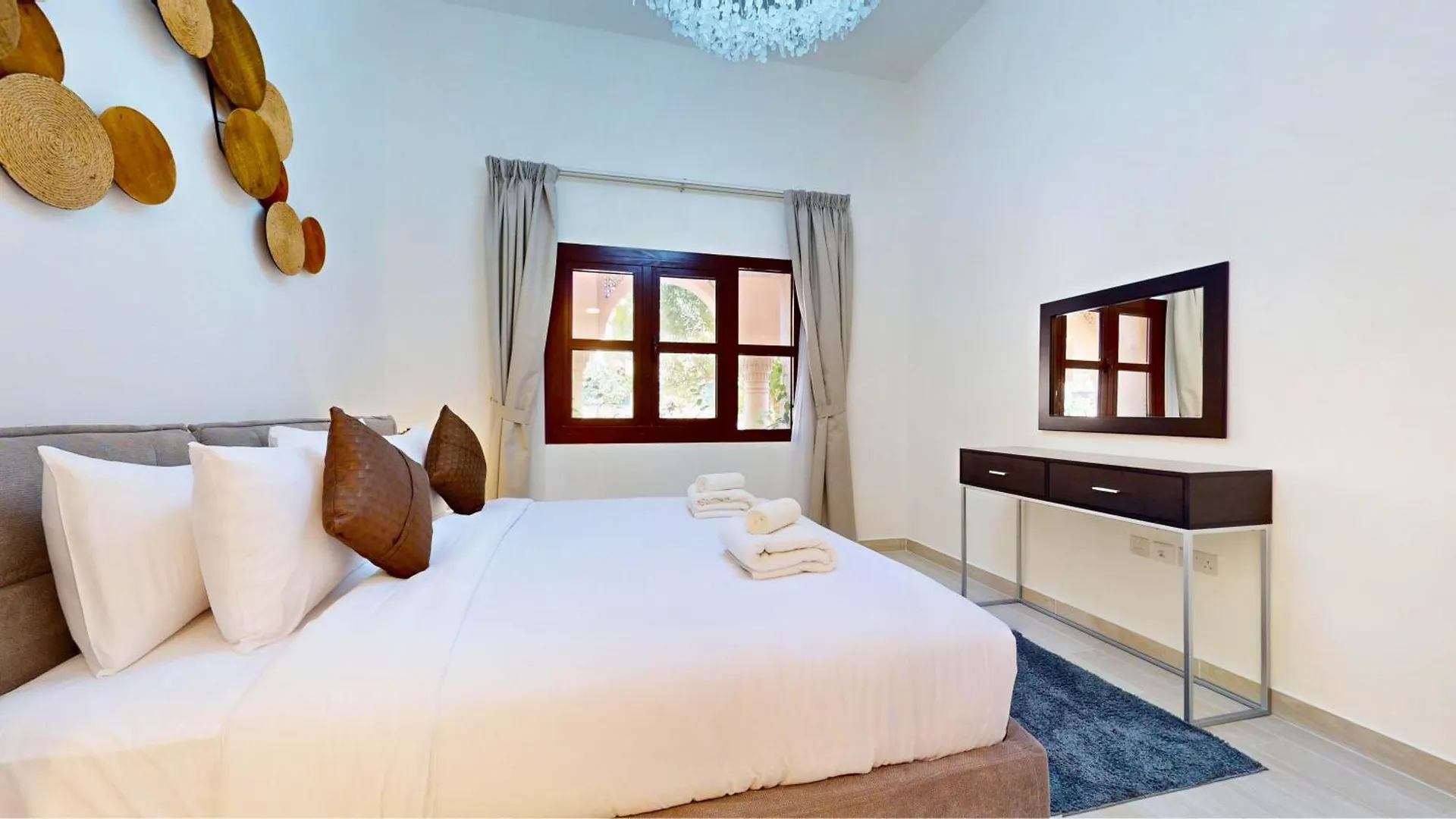 Luxurious Urban Retreat - 1Br In Jge Apartment Dubai
